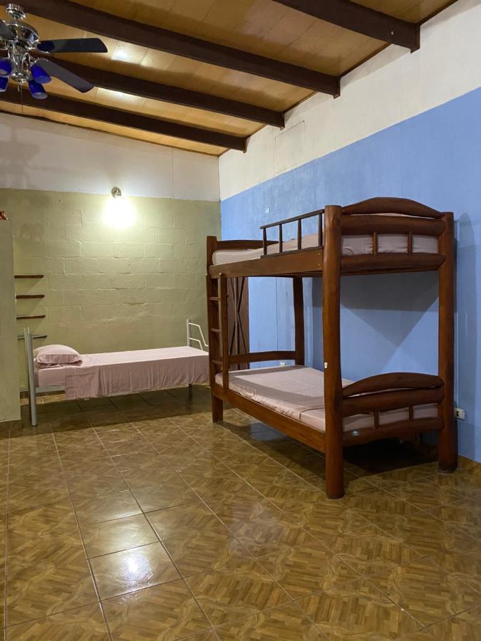 Mauras Tropical Mini Hostel & Tours Paquera Buitenkant foto