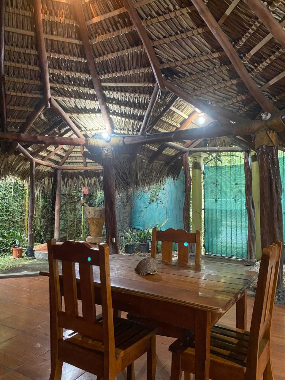 Mauras Tropical Mini Hostel & Tours Paquera Buitenkant foto